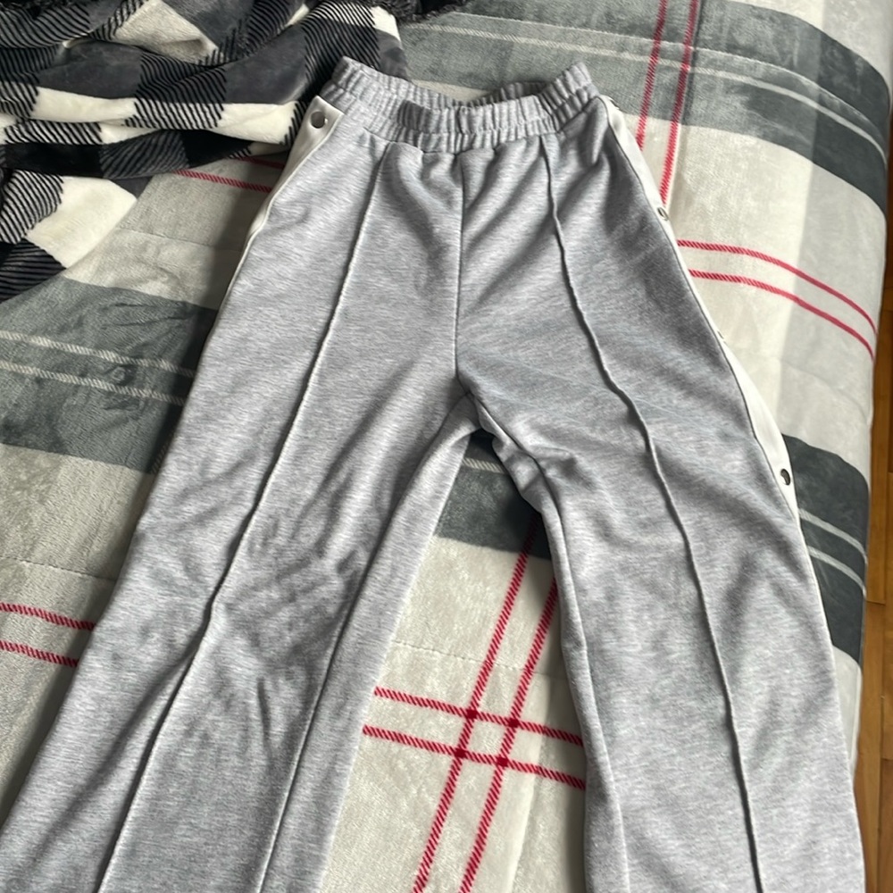 Grey sweetpants